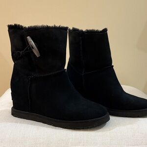 UGG Black Winter Boots with Fur Trim